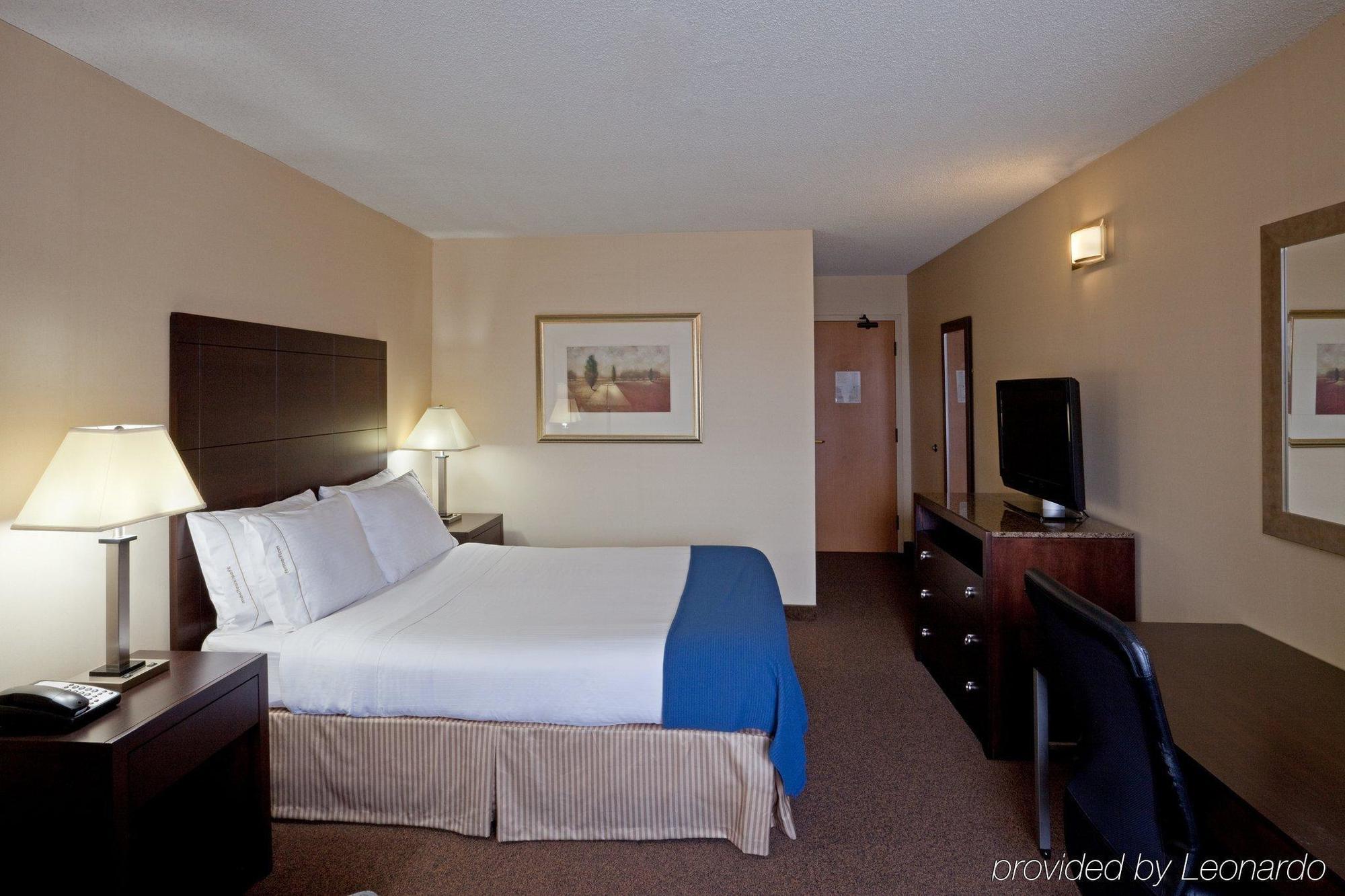 Quality Inn Сен-Жан-сюр-Ришелье Номер фото