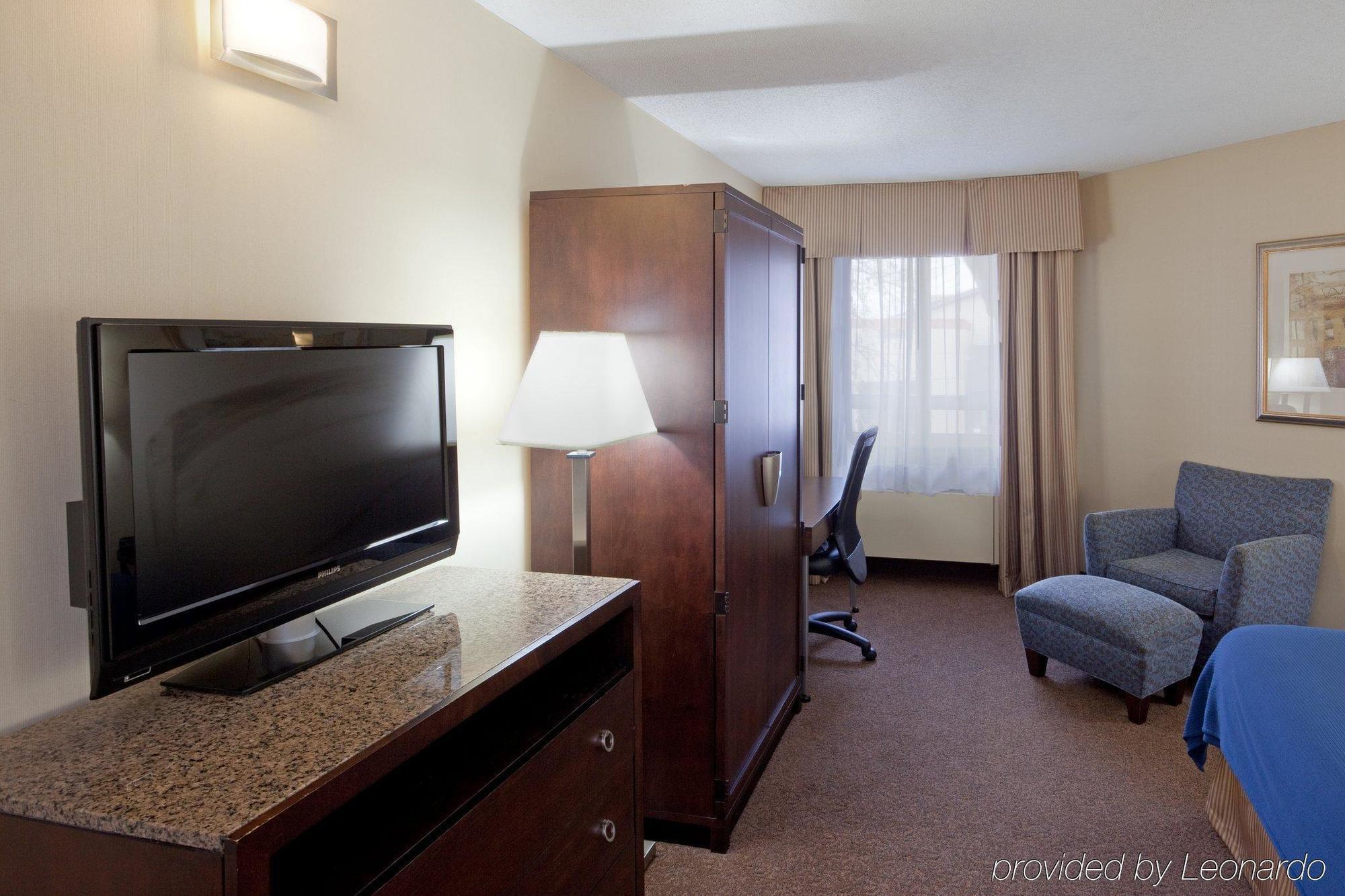 Quality Inn Сен-Жан-сюр-Ришелье Номер фото
